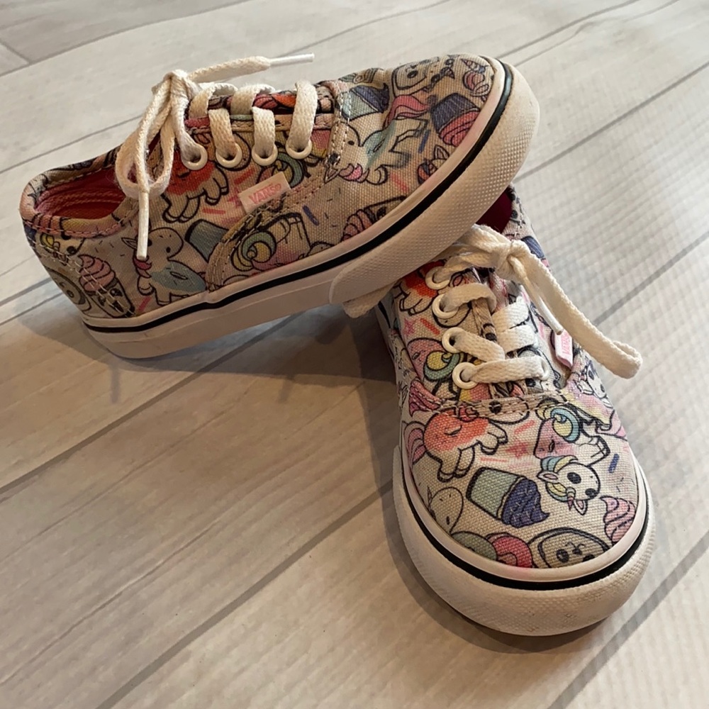 Van’s Unicorn Cupcake Lace Up 8 US Toddler